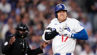 大谷右手挨球吻退場　明先發登板生變？