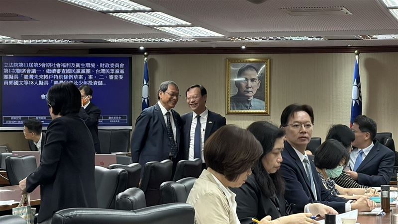 無共識!未來帳戶僅通過章名 條文全保留