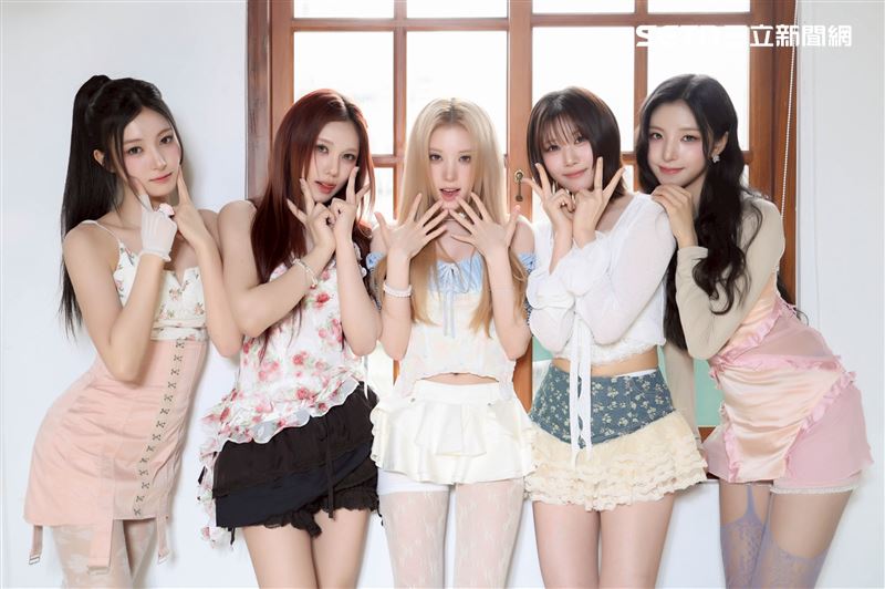 韓國女團ODD YOUTH接受《三立新聞網》專訪，成員SUMMER（左起）、YE EUM、MYAH、MAIKA、KANIE。（圖／記者鄭孟晃攝影）