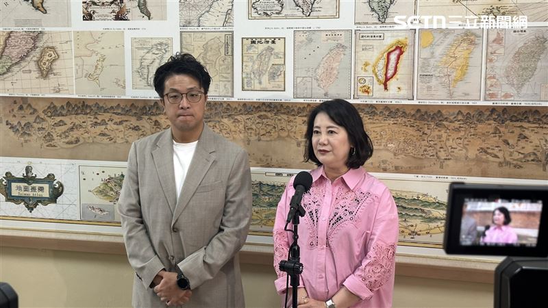 吳思瑤、沈伯洋立院受訪。(圖/記者詹宜庭攝影)