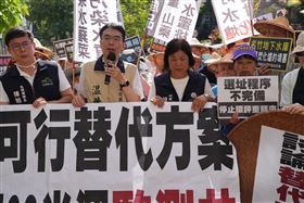 名間焚化爐有「三高」！茶鄉不該成為垃圾治理失能的代價。（圖／溫世政提供）
