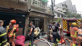 消防隊獲報到場搶救。（圖／翻攝畫面）