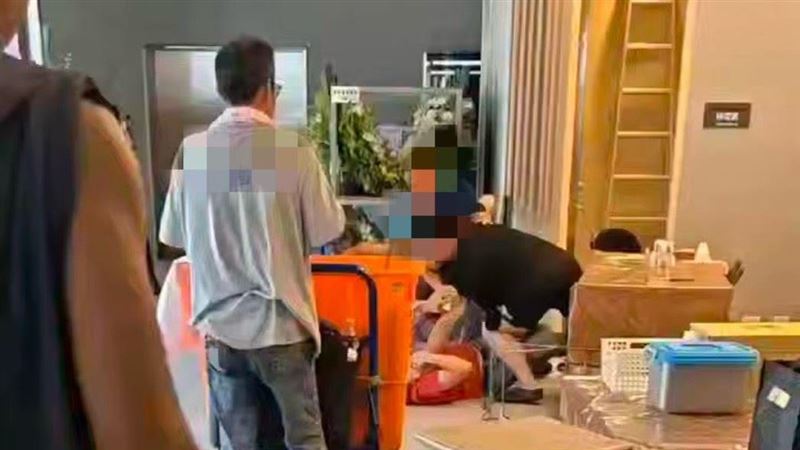 懷愛館靈堂前爆全武行!衝突畫面全被拍