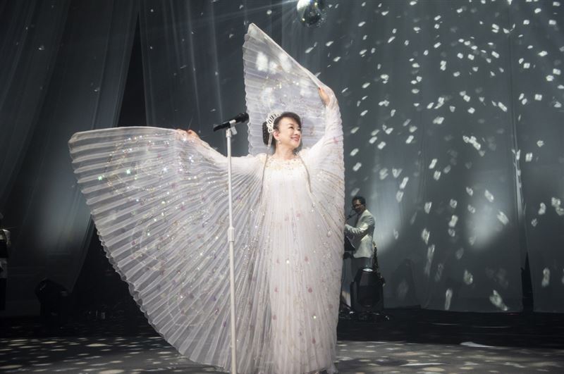 翁倩玉參演《陽光女子合唱團》突破國片票房紀錄,一舉躍升「國民奶奶」。(圖/大大娛樂提供)