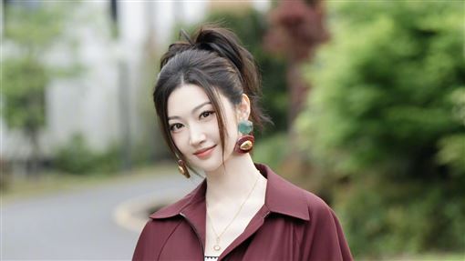女星捲代孕風波　爆拋售豪宅「砍到骨折」