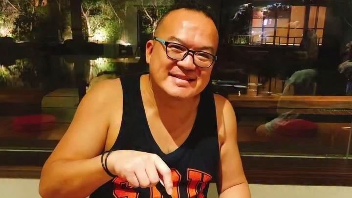 明金成迎56歲冥誕　遺孀淚喊：最想念的人