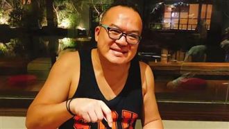 明金成迎56歲冥誕　遺孀淚喊：最想念的人