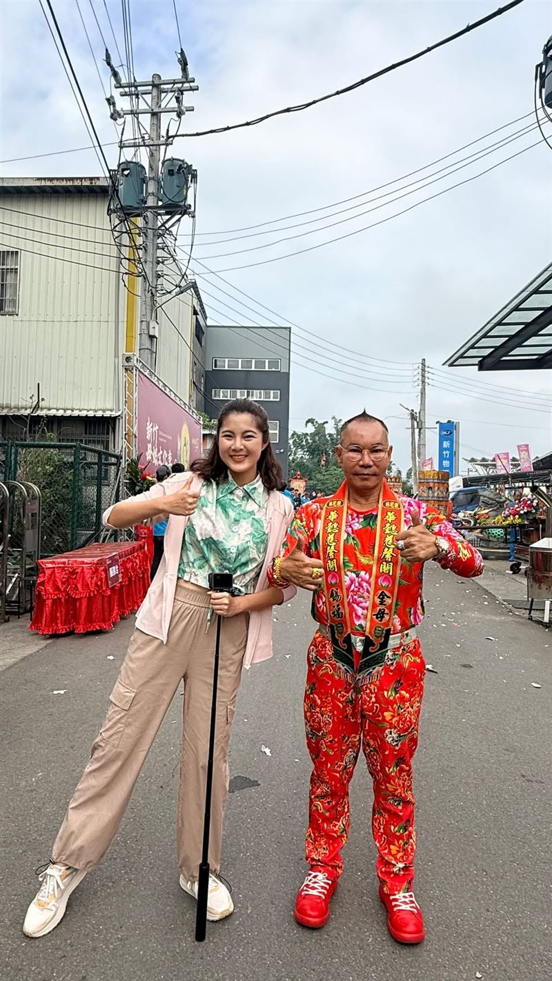 胡漢龑（右）登上邱怡澍（左）頻道。（圖／翻攝自邱怡澍IG）