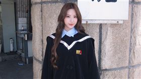 歐陽娣娣近日從北京電影學院表演系畢業。（圖／翻攝自歐陽娣娣微博）