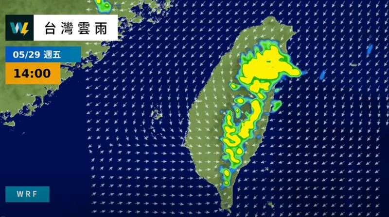 上午前北部至東部仍需留意局部較大雨勢,午後鋒面逐漸遠離。(圖/翻攝自天氣風險 WeatherRisk)