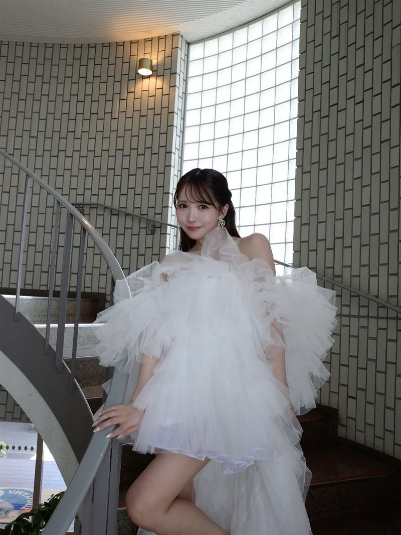 三上悠亞意外捲入「婚紗」爭議。（圖／翻攝自IG @yua_mikami）