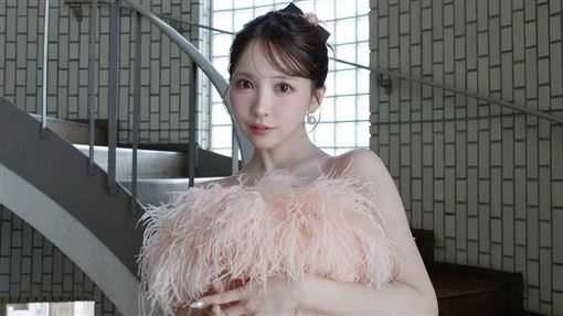 人妻嫌婚紗三上悠亞穿過！被挖出也曾下海