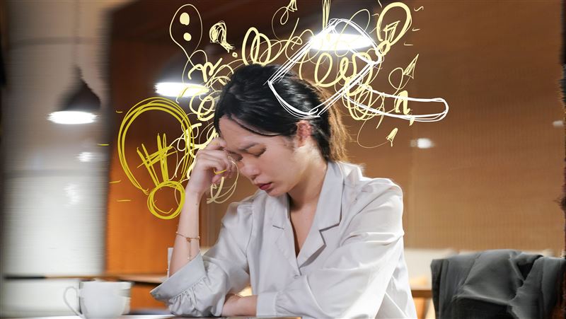 她長期「腦霧」陷憂鬱 醫：3類民眾快檢查