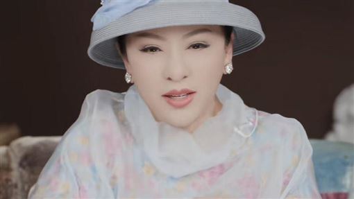 黃曉明當眾下跪　向太曝內幕：全場都傻了