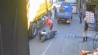目睹7歲孫遭垃圾車輾斃　嬤癱軟跪地痛哭