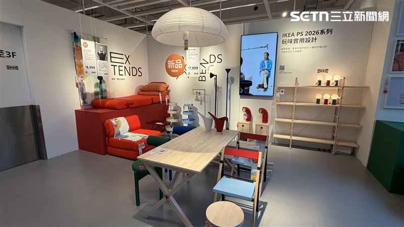 IKEA PS 系列開賣前就以掀起熱烈討論，不少家具控、軟裝控搶在開賣首日來看實品。(圖／記者賴俊佑攝影）