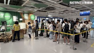 直擊／不畏風雨！IKEA人潮爆搶「這商品」