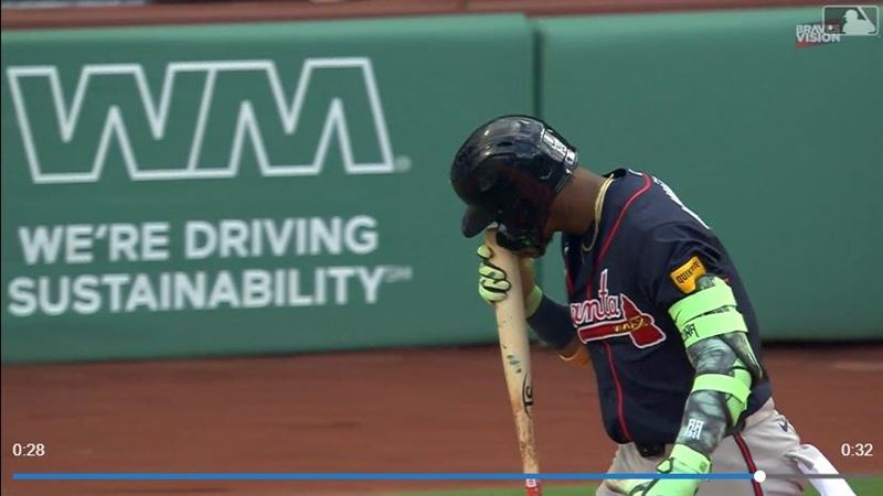 亞古納（Ronald Acuna Jr.）炸裂滿貫砲，球差點飛出芬威球場。（圖／翻攝自MLB官網）