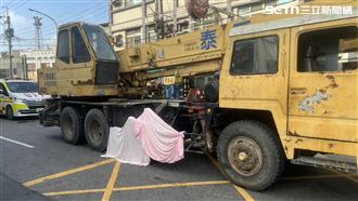 新／台南82歲婦穿越馬路　吊車撞輾慘死