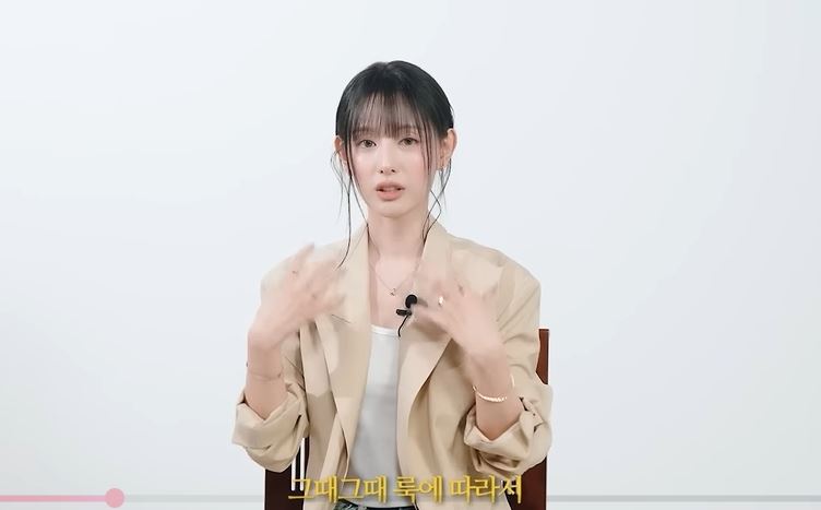 金智媛身形消瘦，讓不少粉絲相當憂心。（圖／翻攝自엘르 코리아_ELLE KOREA）
