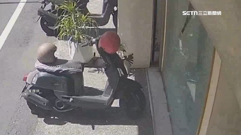 落地玻璃突然破裂