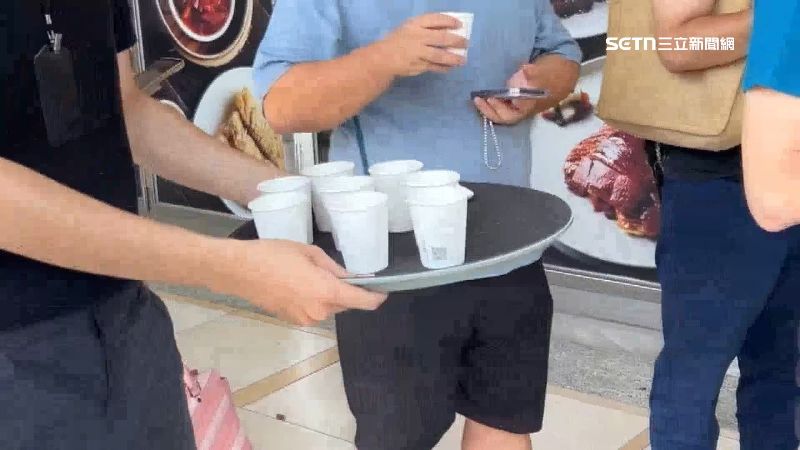 餐廳還提供水,讓民眾降火氣