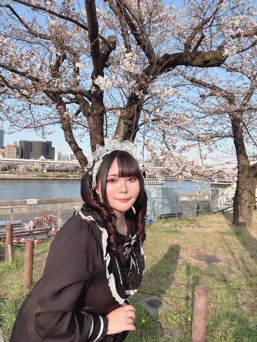 大碼網紅藤田汐恩（藤田シオン）近日受訪分享自己的人生經歷。（圖／翻攝自Threads @@shion0_25mg）