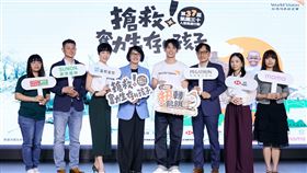 台灣世界展望會會長李紹齡和代言人林柏宏攜手愛心企業，邀請民眾響應飢餓三十，一起支持受衝擊的脆弱兒童「從生存重返生活」。（圖／主辦單位提供）
