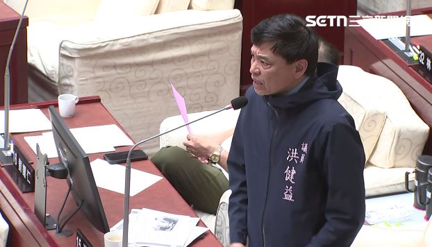 民進黨台北市議員洪健益質詢。(圖/翻攝畫面)
