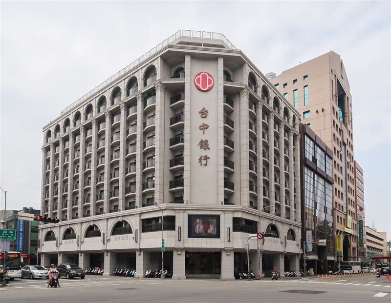 實踐ESG綠色金融台中銀行啟動eDDA發動行業務跨行自動扣繳邁向新里程。（圖／台中銀行提供）