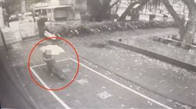 國立台北教育大學爆偷拍，警方今（29日）逮到涉案的一名校外人士。（圖／翻攝畫面）