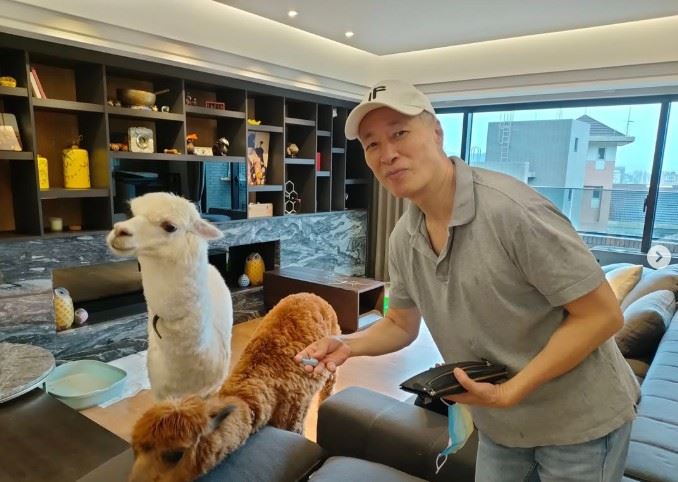 姜厚任近日在節目中分享自身經歷,談到年輕時曾為修行自我要求,整整一年沒有交女友,也刻意保持遠離情感關係的狀態,讓一旁名嘴呂文婉驚訝直呼「這是怎麼做到的?」(圖/翻攝自姜厚任FB)