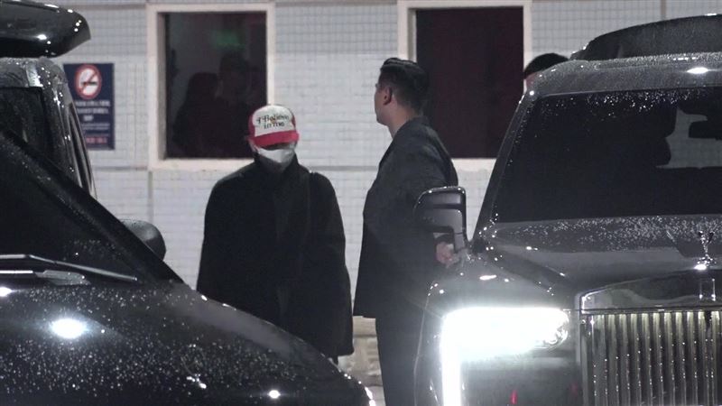天王GD抵達小港機場,首度來到港都高雄。(圖/讀者提供)