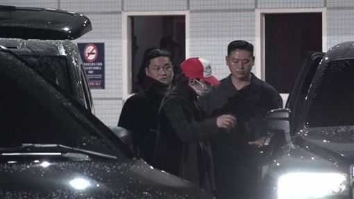GD抵高雄搭3千萬勞斯萊斯　一揮手全暴動