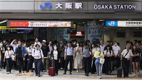 一名台灣女遊客在大阪車站遭陌生男子攻擊下腹部，驚悚經歷引發熱議。（示意圖／達志／美聯社，下同）