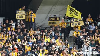 打教下台改舉宇宙第一　中信敲12安被逆轉