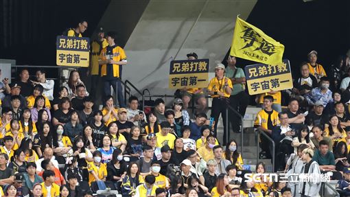 打教下台改舉宇宙第一　中信敲12安被逆轉