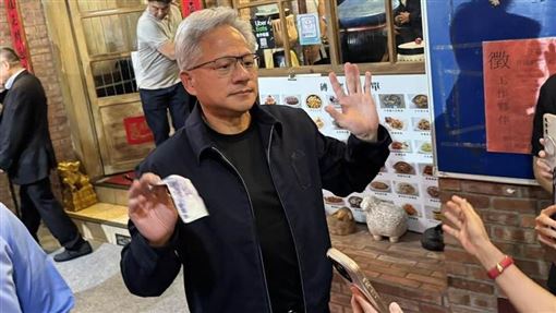 黃仁勳為何頻繁來台？外媒曝原因