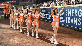 UniGirls參加台灣日　剛好碰上鄧愷威先發