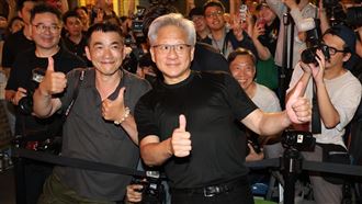 台灣小孩講英文不會台語！黃仁勳嚇吐1句