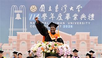 赤腳童變台大博士！淚崩謝台灣給了我家