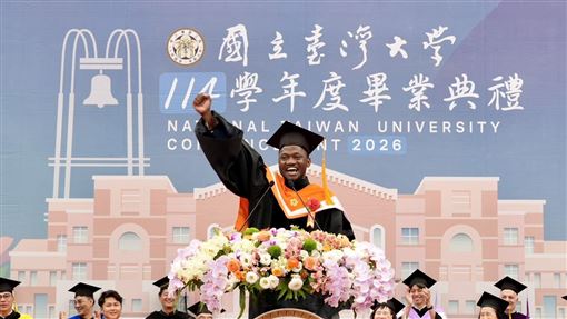 赤腳童變台大博士！淚崩謝台灣給了我家