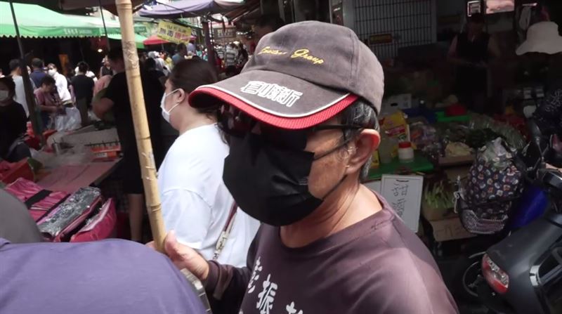 柯文哲被嗆!黑衣男喊:貪污收賄唯一死刑