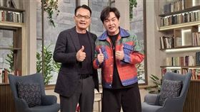 康康（右）上鄭弘儀節目。（圖／三立提供）