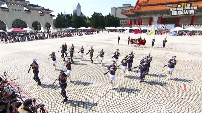 「第九屆全國高級中等學校儀隊決賽」：新興高中（圖／翻攝自青年日報臉書直播）