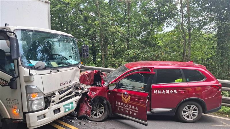 雙方車損情形。（圖／翻攝畫面）