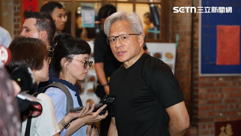 台灣不缺電?黃仁勳冷回 周玉蔻不滿開轟
