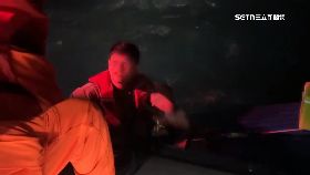 宛 槳飄困海上1300