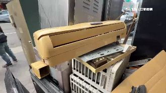 大力士阿姨偷冷氣機　扛500米回家後拆解
