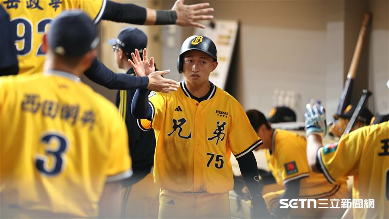中信兄弟林瑞鈞敲出生涯首轟。（圖／記者劉彥池攝影）